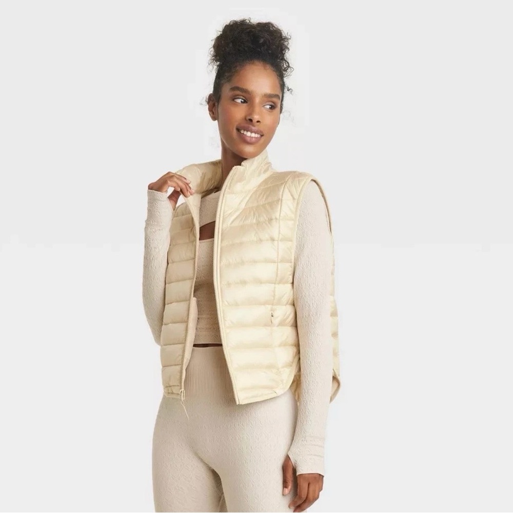 JoyLab Lightweight Cream Quilted Puffer Vest
